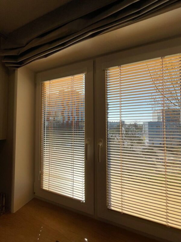 Venetian Blinds - Image 14
