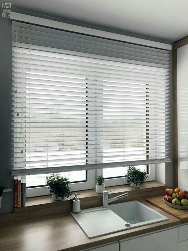 Venetian Blinds - Image 12