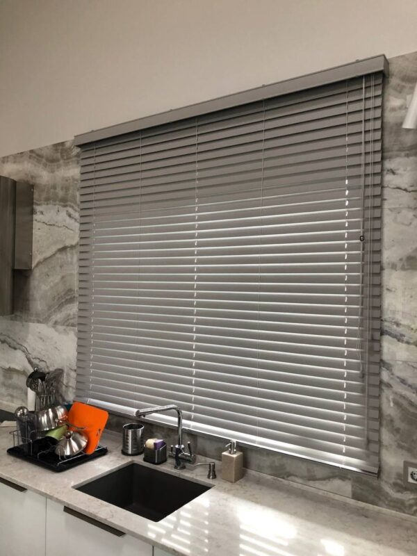 Venetian Blinds - Image 10